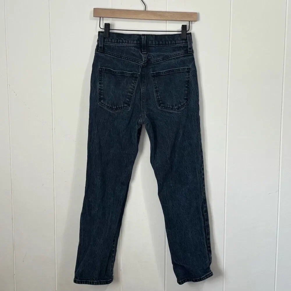 Universal Thread Vintage Wash Straight Leg Jeans 0 - Picture 4 of 5